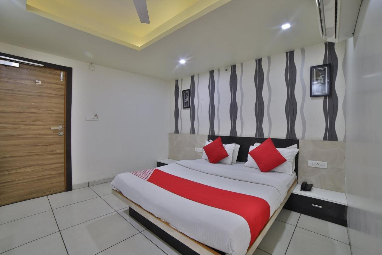 Hotel Sigma Inn Ахмедабад Екстериор снимка
