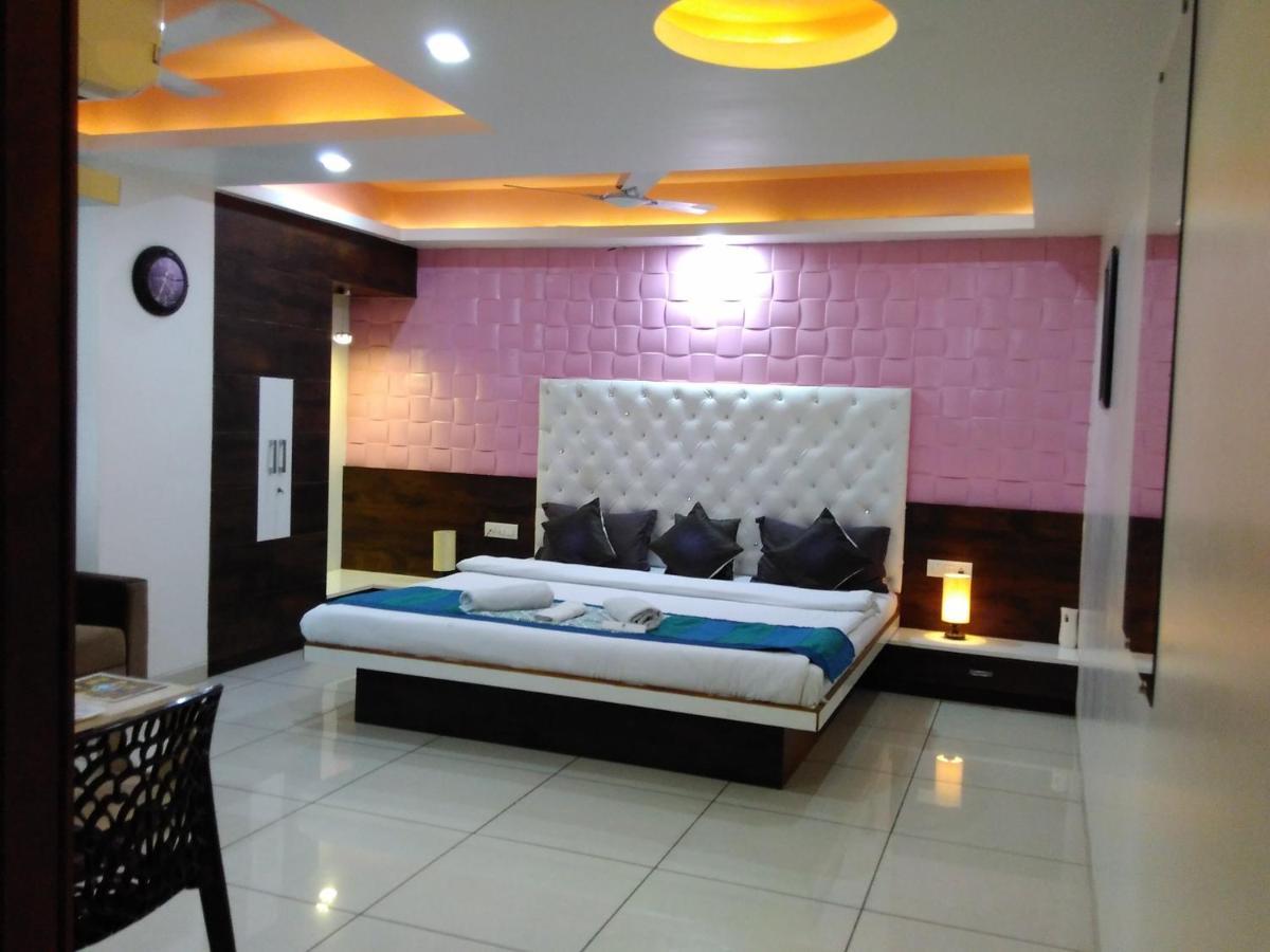 Hotel Sigma Inn Ахмедабад Екстериор снимка